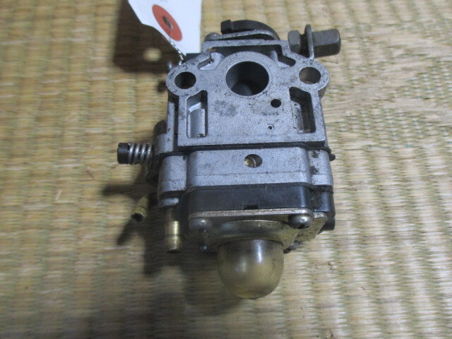 三菱TL２６刈払い機部品　キャブレター　中古作動品_画像2