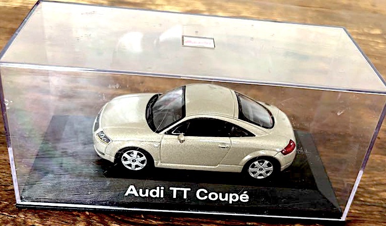 Ж 初代 右ミラー補修 箱無 Ж MINICHAMPS ミニチャンプス 1/43 Audi アウディ TT Coupe クーペ 8N 1998 Gold ゴールド Ж Quattro R8 TTS_画像3