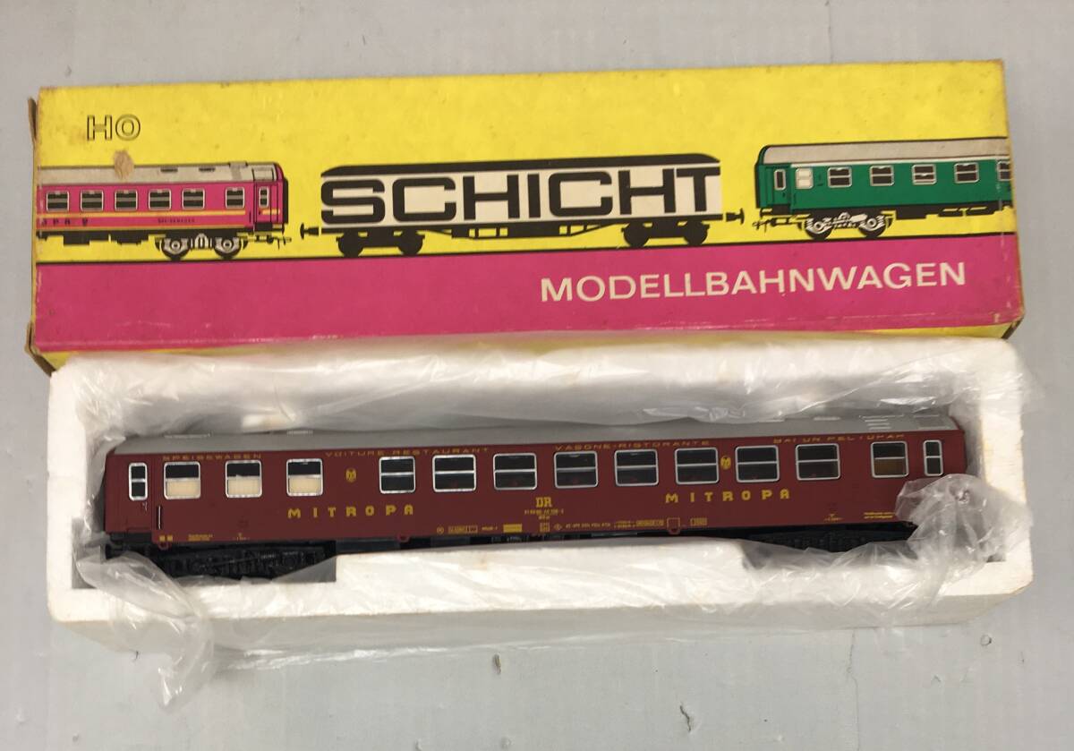 YY-614 美品 SCHICHT Modellbahnwagen DR 赤 レッド 客車 ドイツ HOゲージ 鉄道模型_画像2