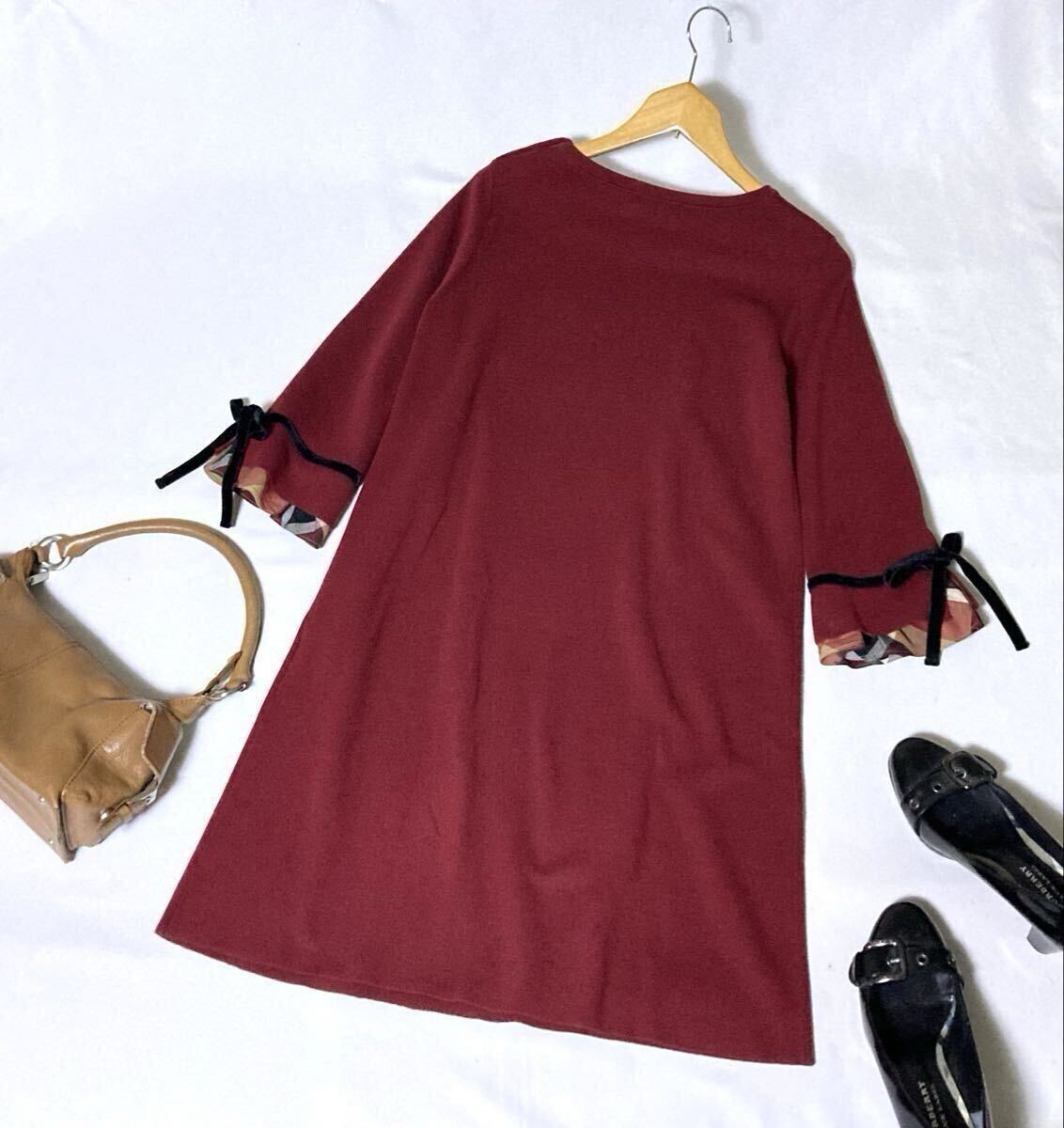 美品 BLUE LABEL CRESTBRIDGE チェックにベロアリボンの袖口が可愛いニットワンピース 38 送料230円♪_画像2