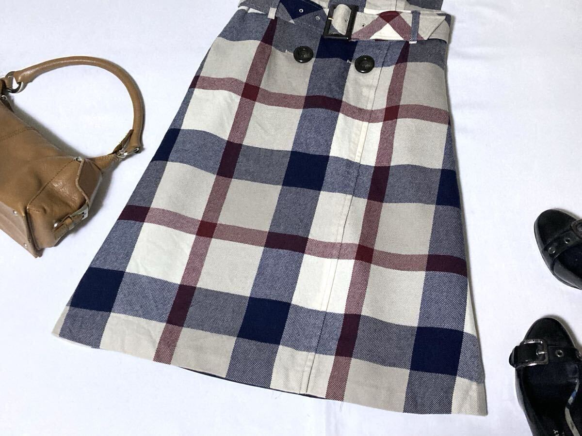 美品 ブルーレーベルクレストブリッジ ダブルボタンが可愛いノバチェックのジャンパースカート 36 送料230円♪_画像6