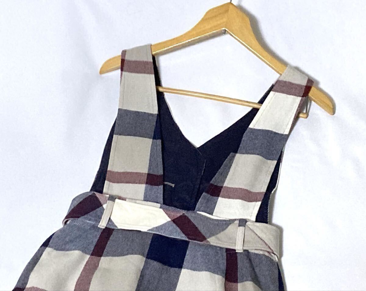美品 ブルーレーベルクレストブリッジ ダブルボタンが可愛いノバチェックのジャンパースカート 36 送料230円♪_画像7
