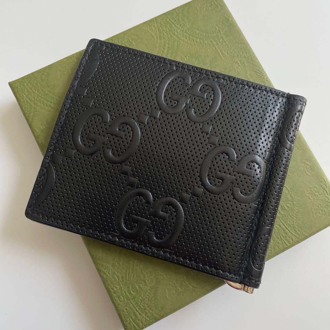 【未使用級★箱付き】GUCCI グッチ マネークリップ カードケース GG ビッグロゴ デカロゴ エンボス パンチング レザー 黒 676656_画像2