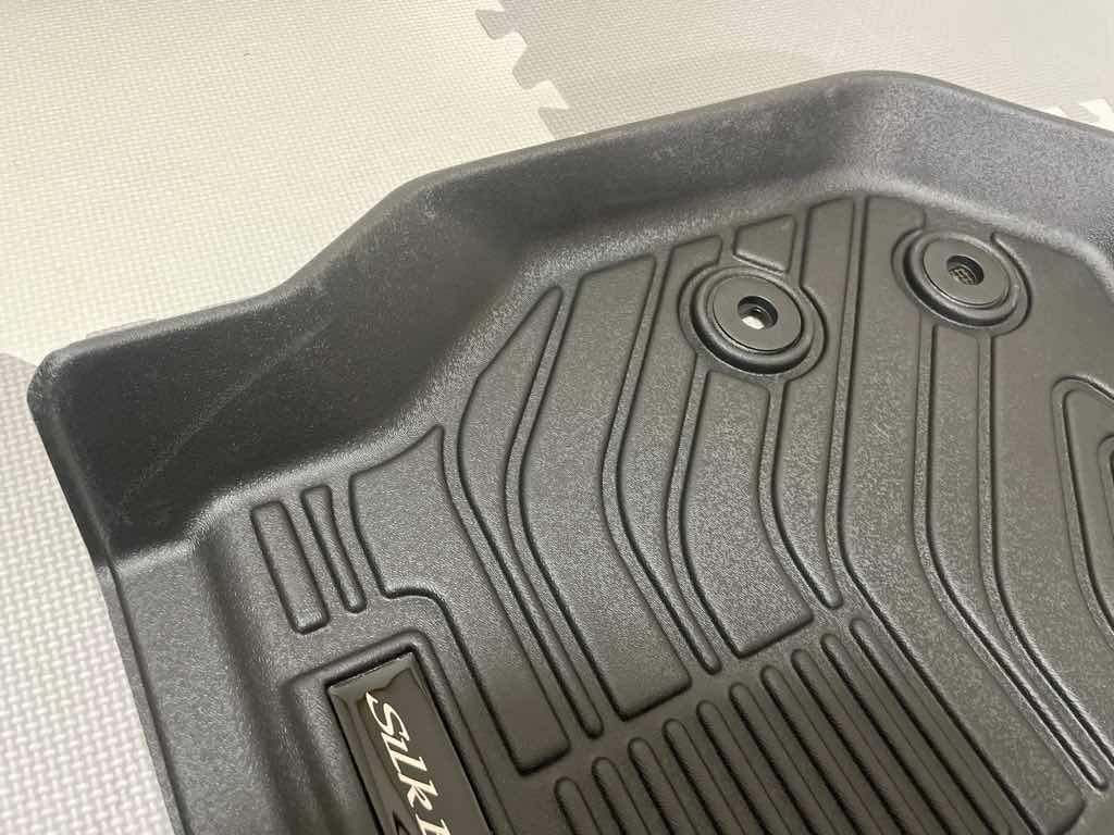 〇 【開封済み】 SilkBlaze 3Dフロアマットフロント2Pセット SB-FM-200-HI YOT_画像4