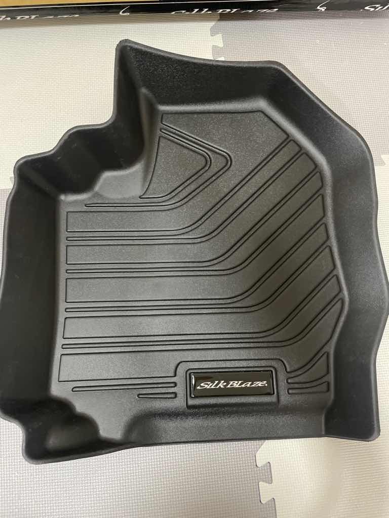 〇 【開封済み】 SilkBlaze 3Dフロアマットフロント2Pセット SB-FM-200-HI YOT_画像2
