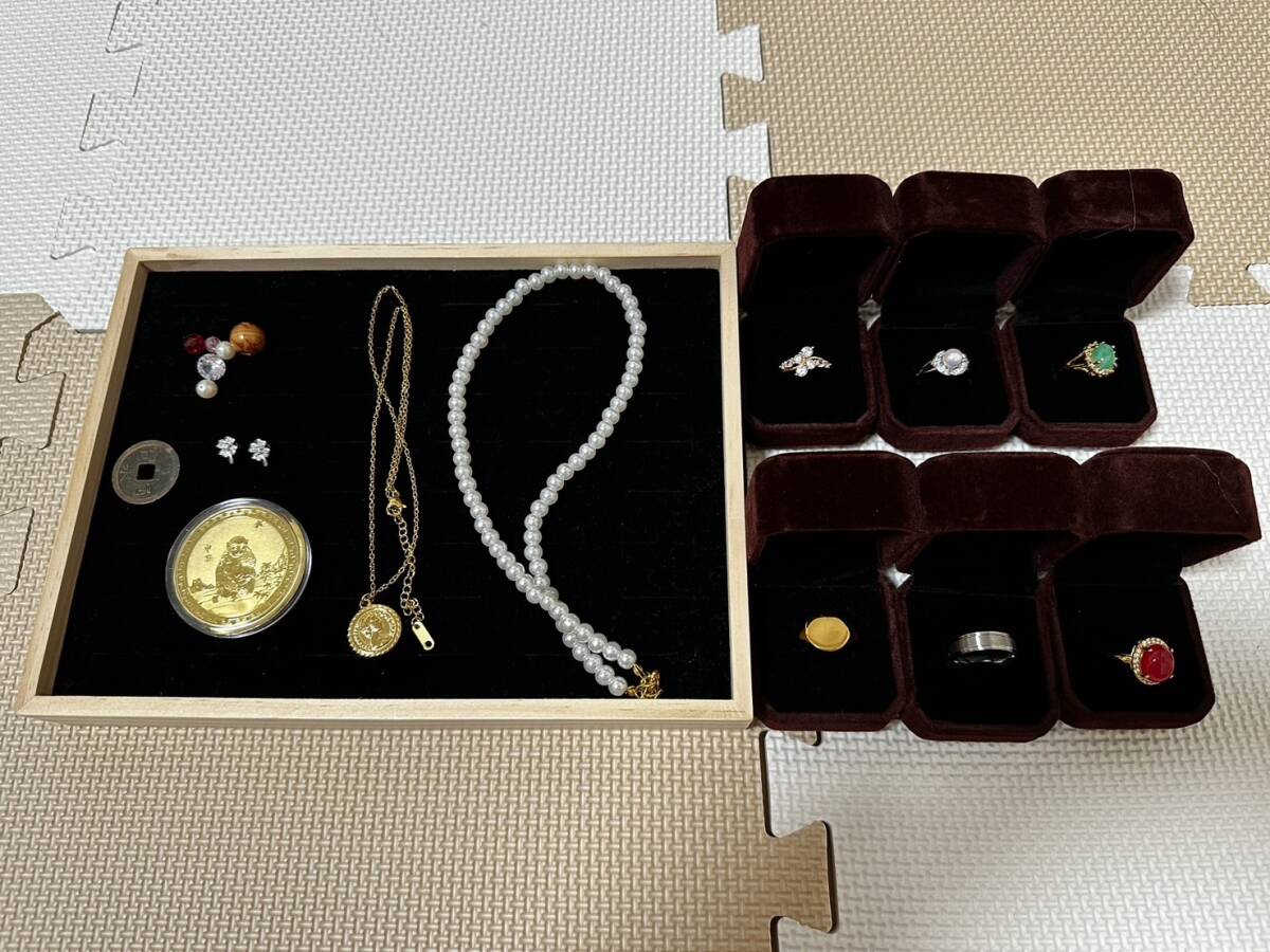 【家財整理品】アクセサリー大量 まとめ ネックレス 真珠 メダル リング 硬貨 pm 750 18K 刻印あり など ■遺品整理■生前整理■