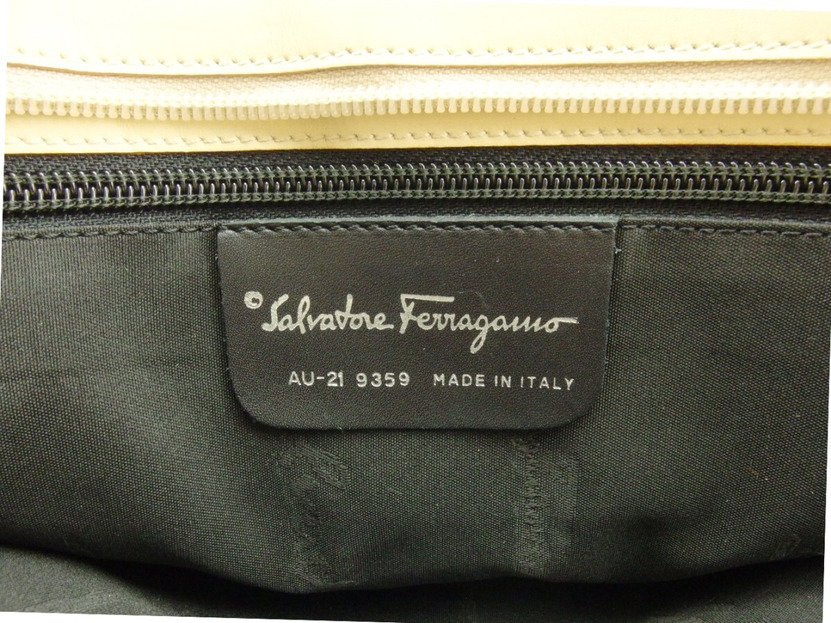 サルヴァトーレフェラガモ Salvatore Ferragamo トートバッグ チェック ベージュ シルバー レディース 中古