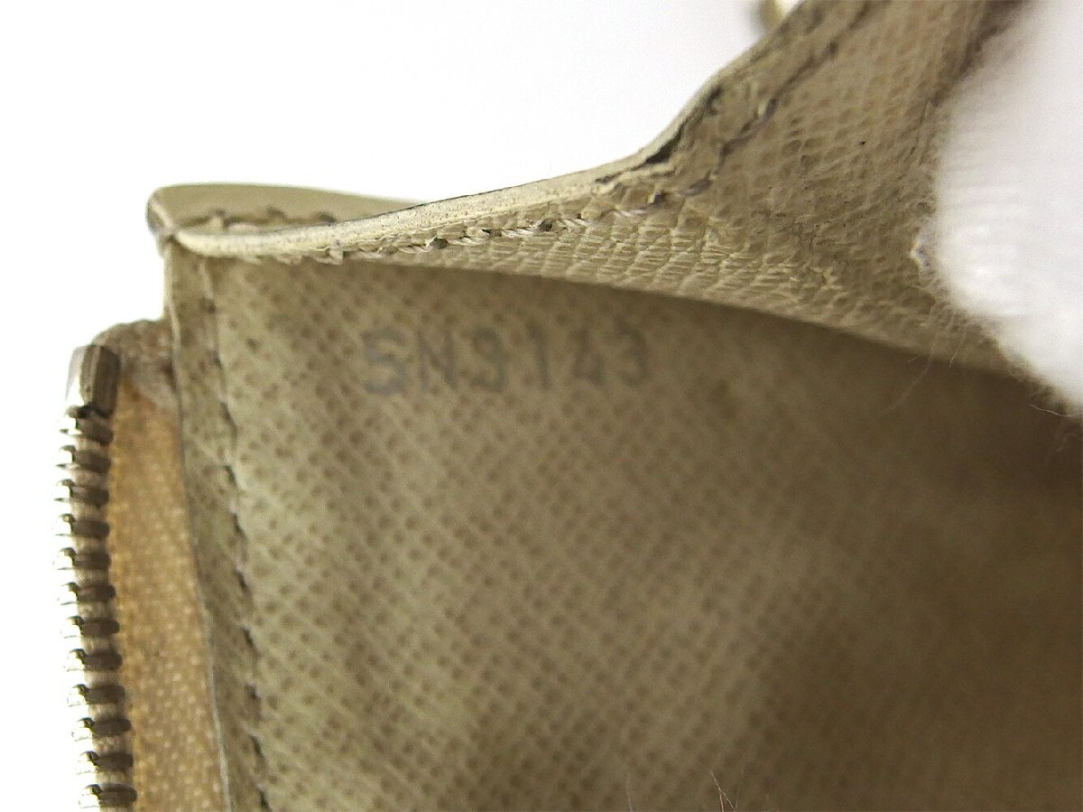 【30%OFFクーポン】ルイ・ヴィトン LOUIS VUITTON コインケース エピ ポシェットクレNM ホワイト シルバー レディース 中古_画像6