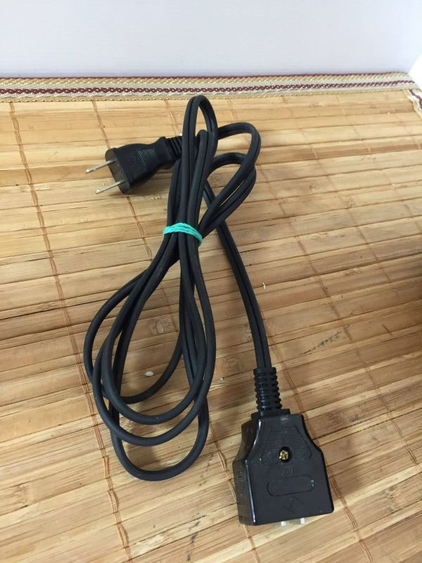 管サ　YAMAZEN 山善 卓上IH調理器 IEA-Y1400 黒 2020年製 1400W 動作確認済み キッチン家電_画像6