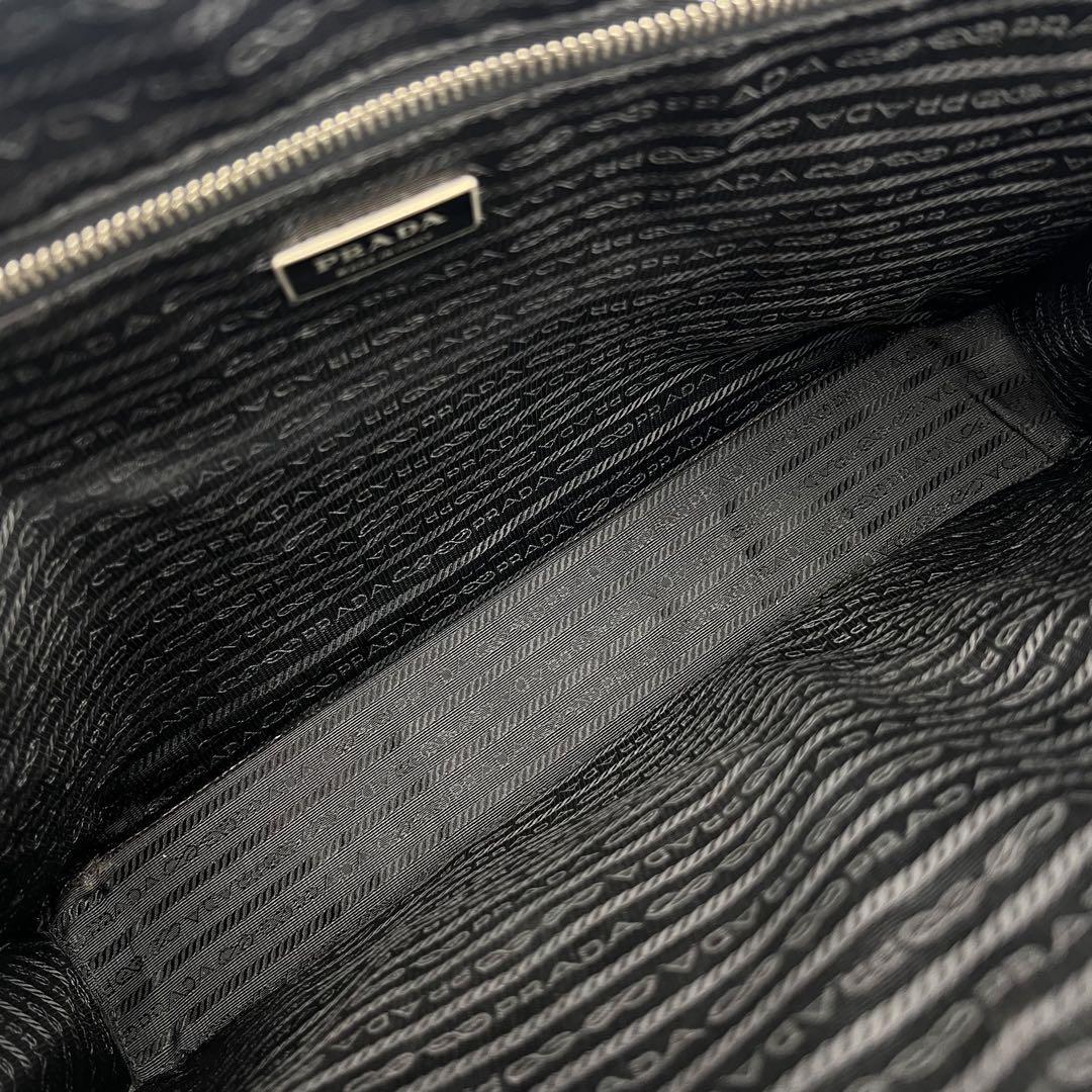 【美品】プラダ　サフィアーノレザー　ハンドバッグ　ビジネス　ブラック　黒　664 美品】プラダ サフィアーノレザー ハンドバッグ ビジネス