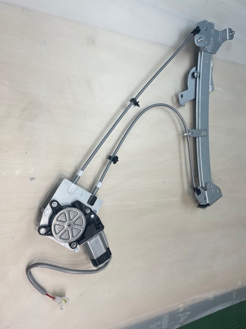 マツダ MAZDA ユーノスロードスター NA6CE NA8C 89年-99年　パワーウィンドウレギュレーター モーター付き　右側　8621003810 NA0258560C_画像2