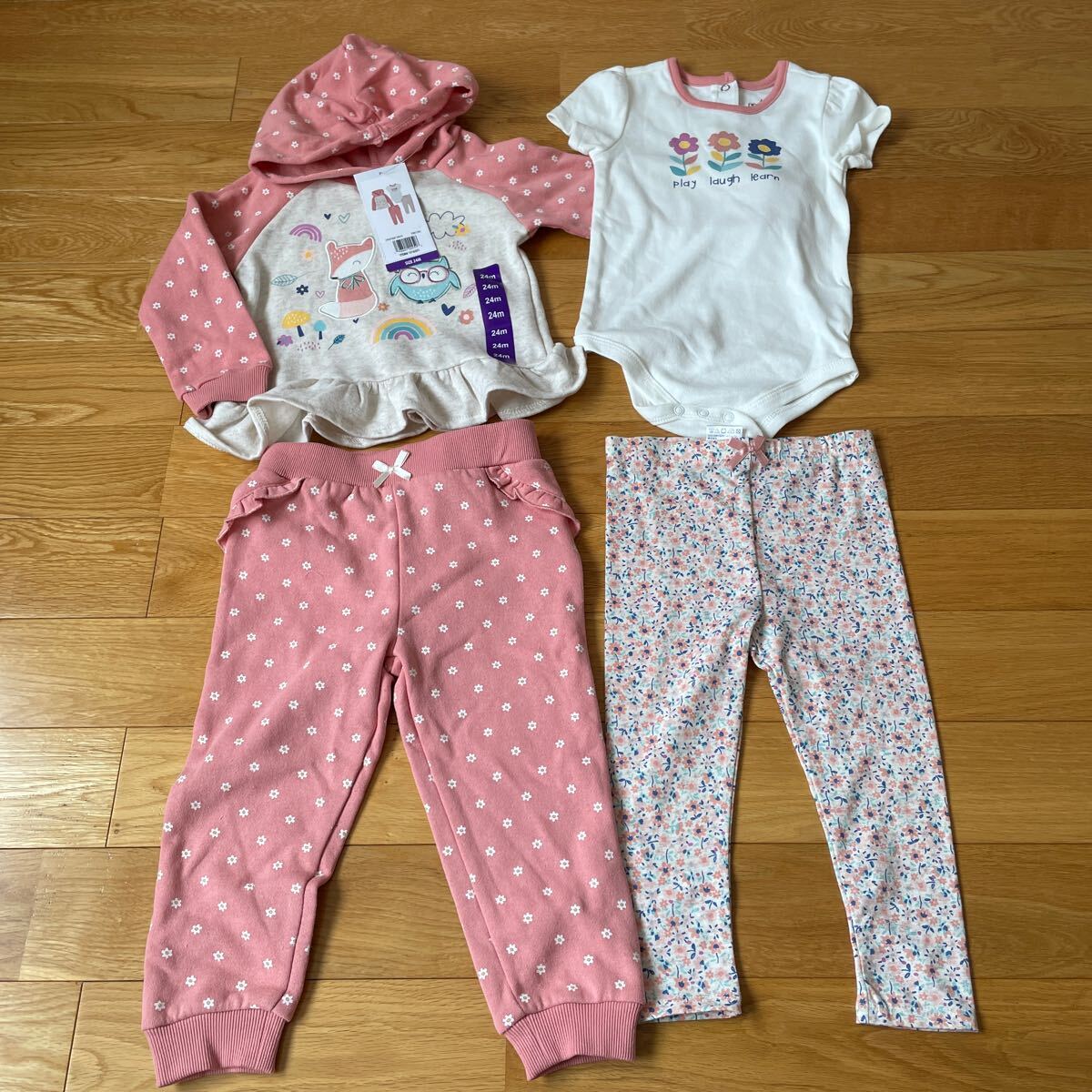 【新品】kids Headquarters コストコ　ベビー　女の子　4点セット　24M 花柄_画像1