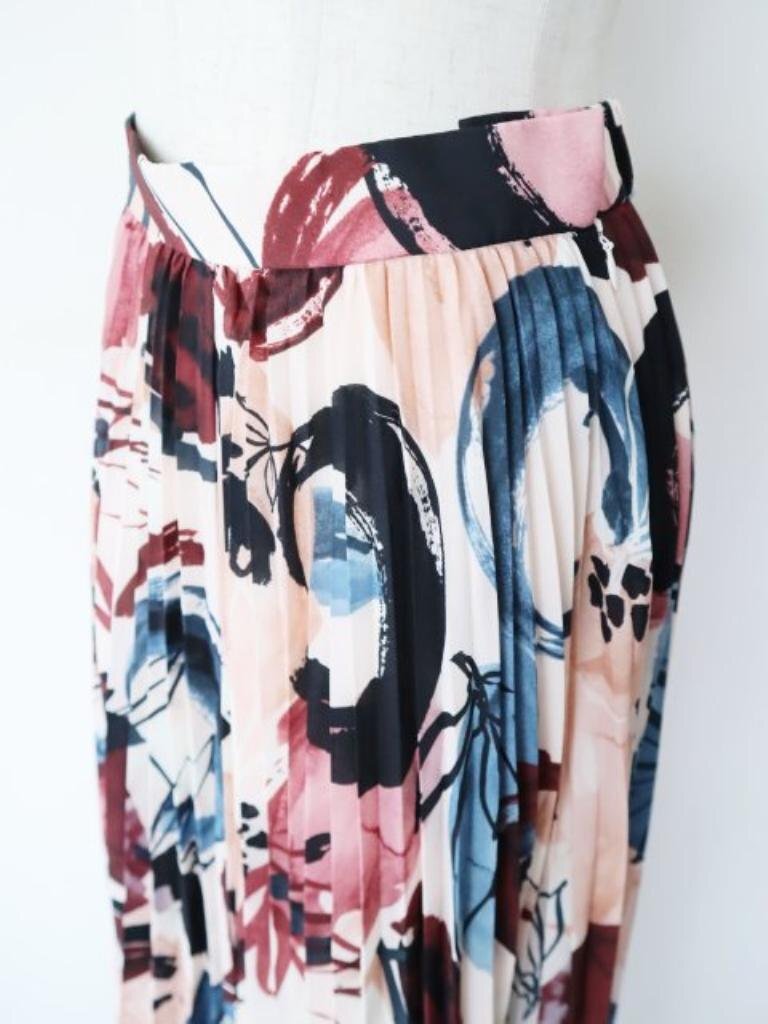 【送料込】PLST プラステ プリントイレギュラープリーツスカート M ベージュ系×ワインレット×ブルー等(公式:オフホワイト) 6457742_画像3