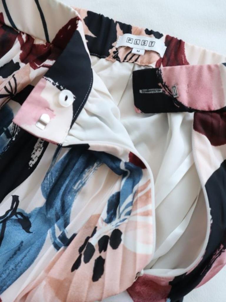 【送料込】PLST プラステ プリントイレギュラープリーツスカート M ベージュ系×ワインレット×ブルー等(公式:オフホワイト) 6457742_画像5