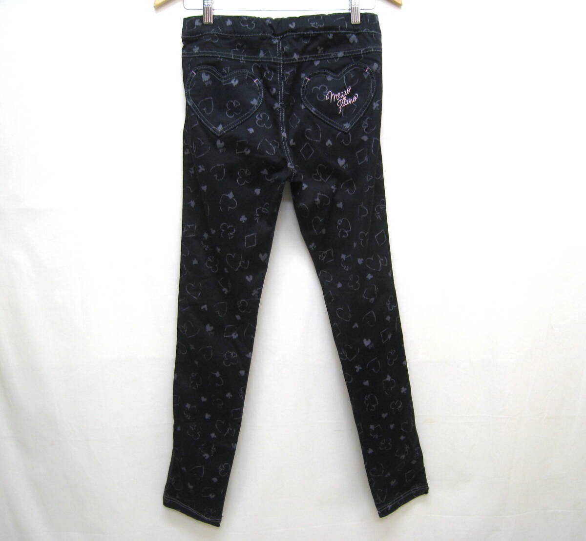 mezzo piano■メゾピアノ トランプ柄 ストレッチ パンツ ハートポケット 刺繍 キッズ サイズL/160 ブラック_画像2