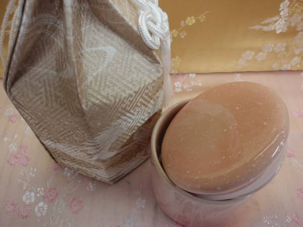 ◇25◇ 分骨用セット 桜色カメ (骨壺) +金襴袋入り 防水型 新品未使用【信頼のヤフオク!実績25年】◆_画像3