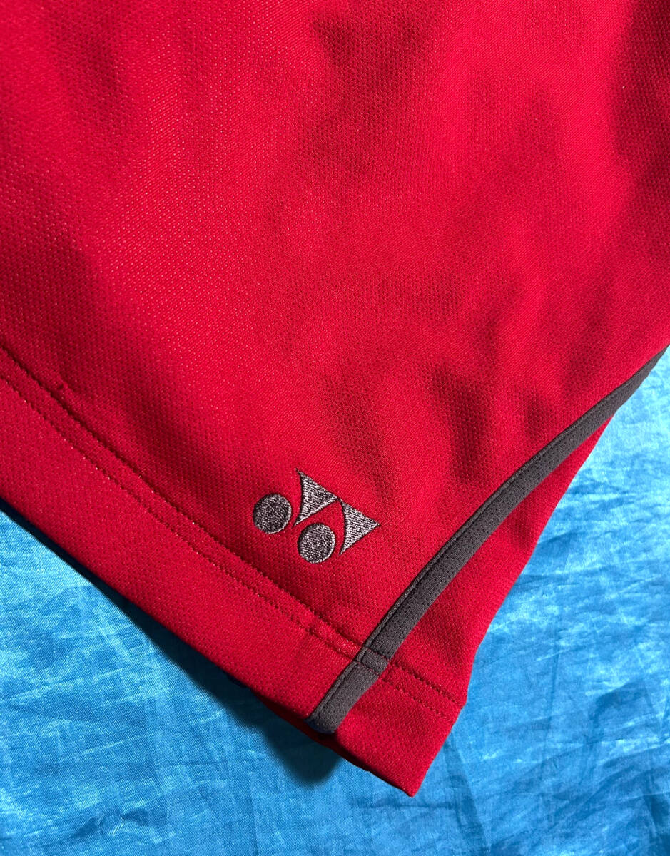 10★美品*YONEX*ヨネックス*おしゃれなワインカラーにグレー*スコート*アンダースパッツ付き*Mサイズ*テニス★_画像2