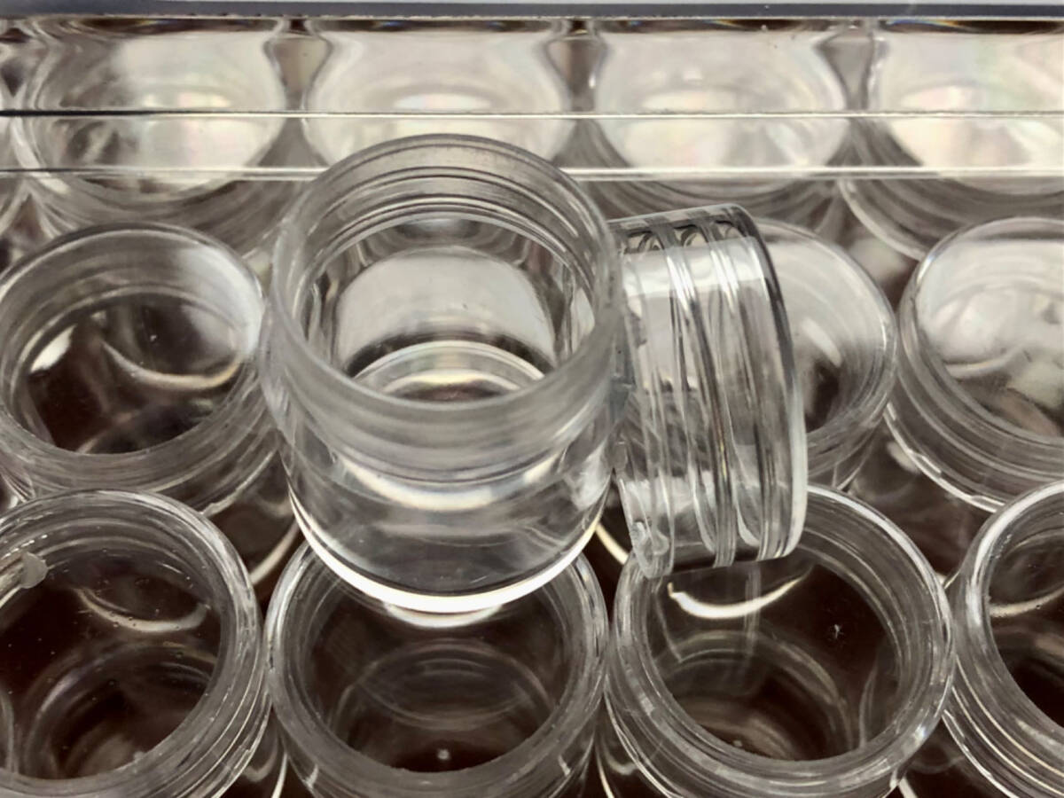 良質アクリルケース　４箱1単位の一括激安出品　◎ 丸小ケース３０個入り箱　（ビーズ、アクセサリー、小物整理、等に）_画像4