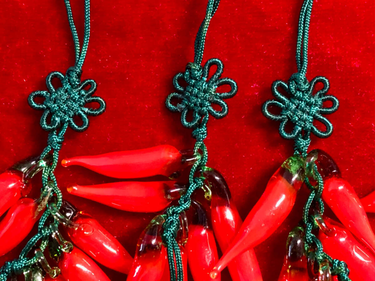 ※★※ 100個で1単位出品　ガラス細工・可愛い唐辛子Ⅱ ※★※　多子多福　商売繁盛　吉祥平安　御守りお飾り　インテリア材料等の材料に_画像7