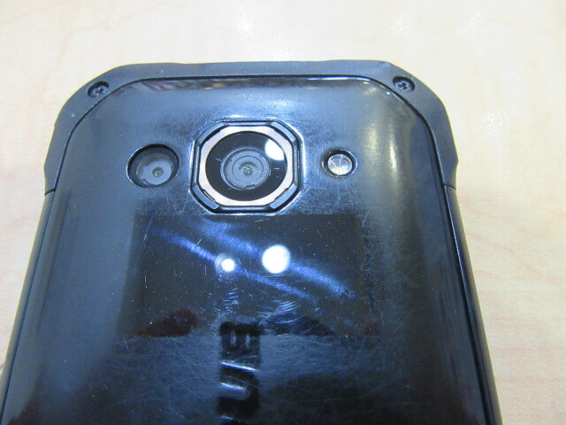 ◆USED品◆　au TORQUE G03 KYV41　ブラック　IMEI判定〇　現状品　#48576_画像3