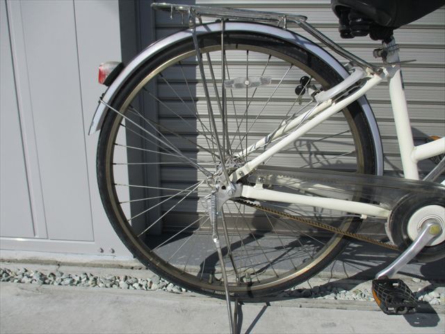 E576 ★限定特価 整備済み★ブリヂストン アルベルトロイヤル ホワイト 5段変速★ 中古自転車 【27インチ 】 (*^▽^*)_画像3