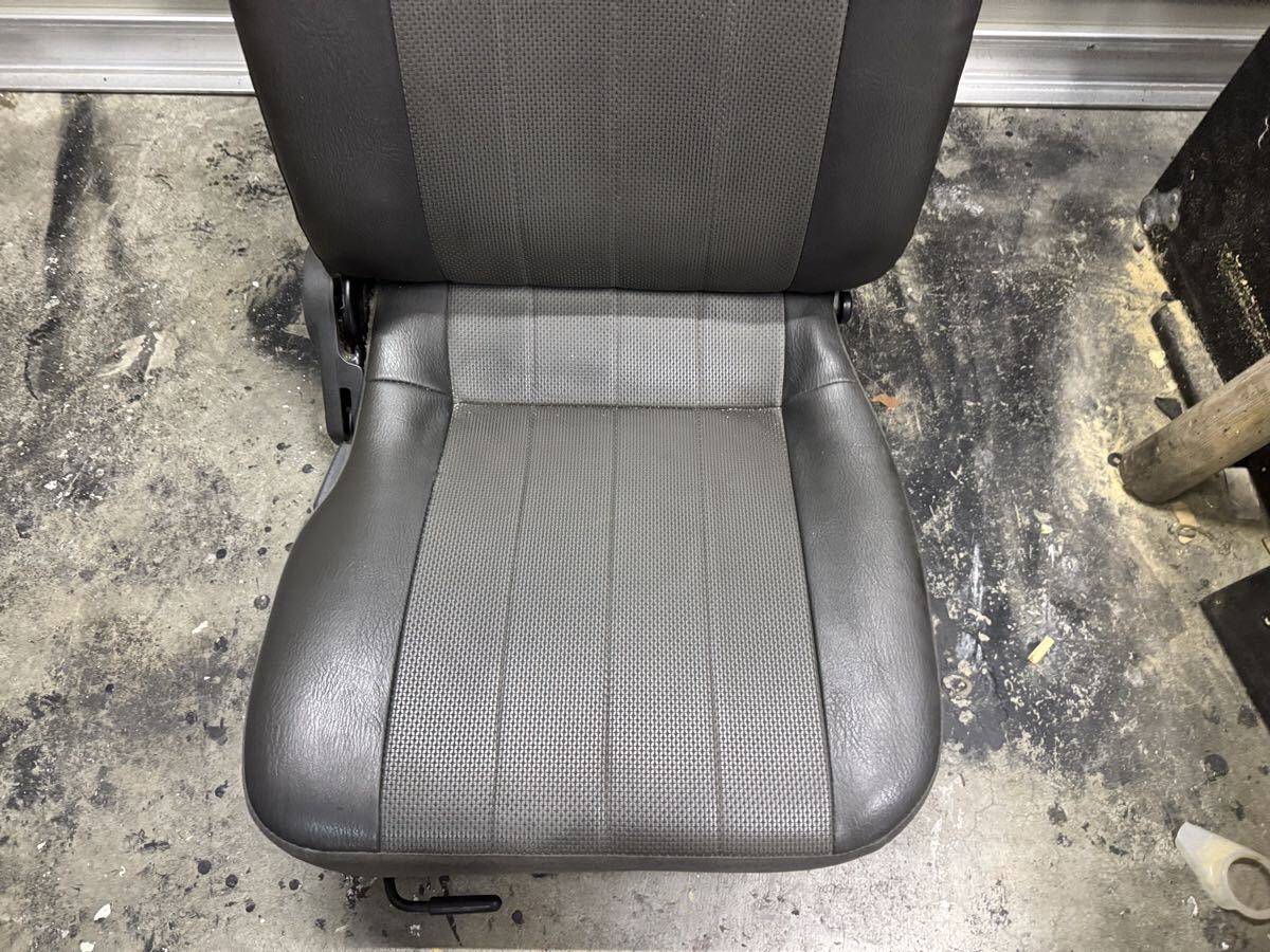 ［ジャンク］マツダ ボンゴブローニイ SK 運転席 シート ドライバー ポジション _画像2