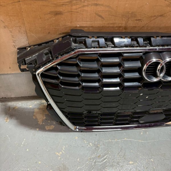 Audi アウディ 8Y系 A3 純正 フロントグリル ラジエーターグリル Front grille Radiator grille_画像2