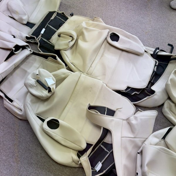 Clazzio クラッツィオ Giacca ジャッカ？ トヨタ ZRR80 ZWR80G ZWR80W ヴォクシー ハイブリッド シートカバー ベージュ TOYOTA seat covers_画像7