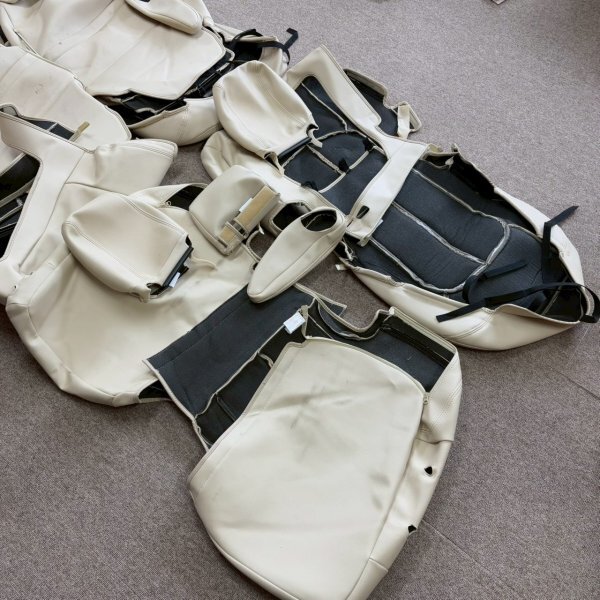 Clazzio クラッツィオ Giacca ジャッカ？ トヨタ ZRR80 ZWR80G ZWR80W ヴォクシー ハイブリッド シートカバー ベージュ TOYOTA seat covers_画像8