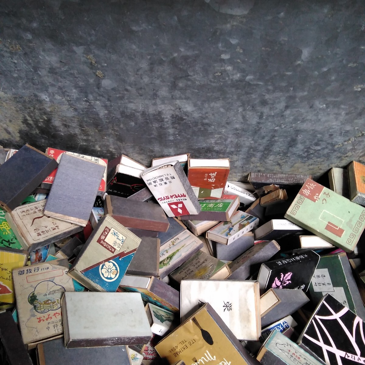 пустой спичечная коробка большое количество этикетка любитель . длина год ... сбор сделал было использовано старый жестяная пластина жестяная банка