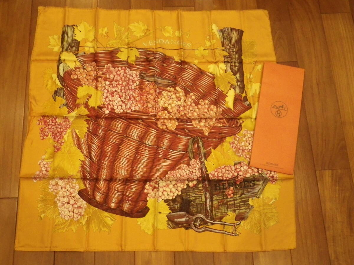 未使用品　エルメス　秋色スカーフ　シルク100%　HERMES_画像1