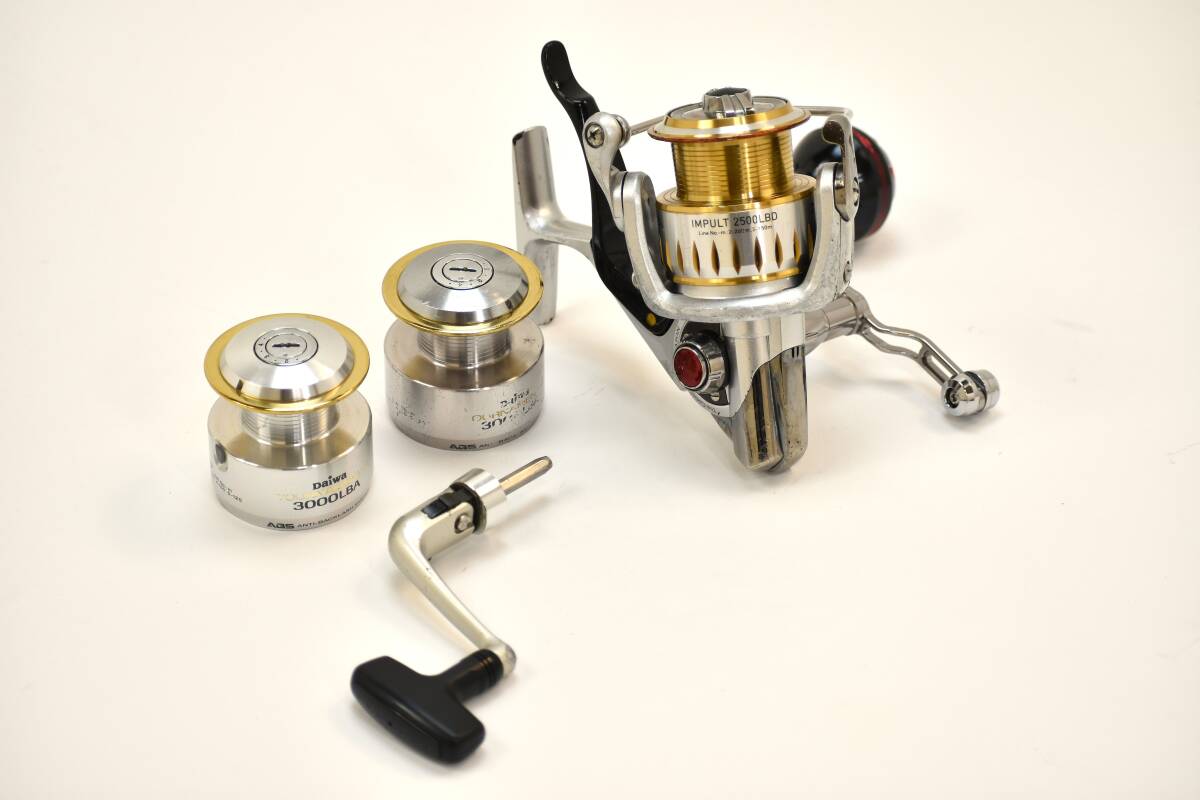 ★格安出品　ダイワ　11インパルト競技LB　替えスプール2個・ゴメクサスハンドル付　磯レバーブレーキリール_画像5