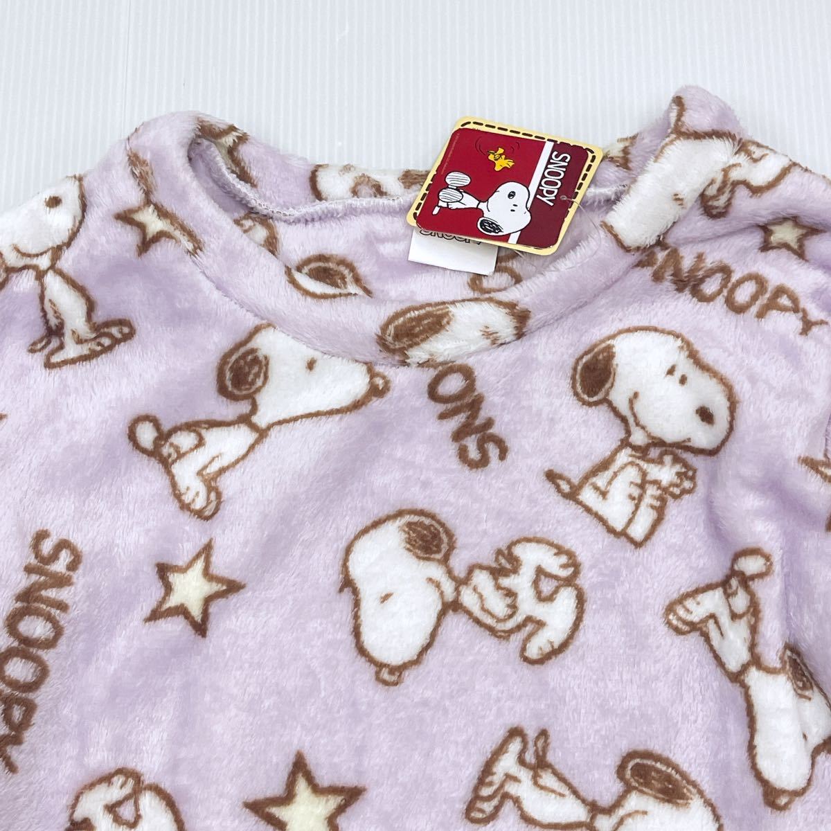 新品62075スヌーピー130cm ラベンダー　ジュニアフリース丸首長袖パジャマかぶりフランネルパジャマルームウェアあったか素材男女兼用_画像3