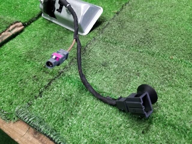 VW ゴルフトゥーラン DBA-1TCTHW カメラ リア　バックドア　アウターハンドル付1T0035550BA 自社品番250197_画像4