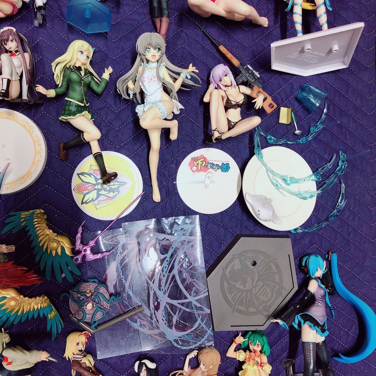 大量 まとめ売り 美少女フィギュア アスカ リゼロ SAO まどマギ ワンピース アルベド 五等分 初音ミク 金色の闇 マブラヴ イチカ ランカ_画像5