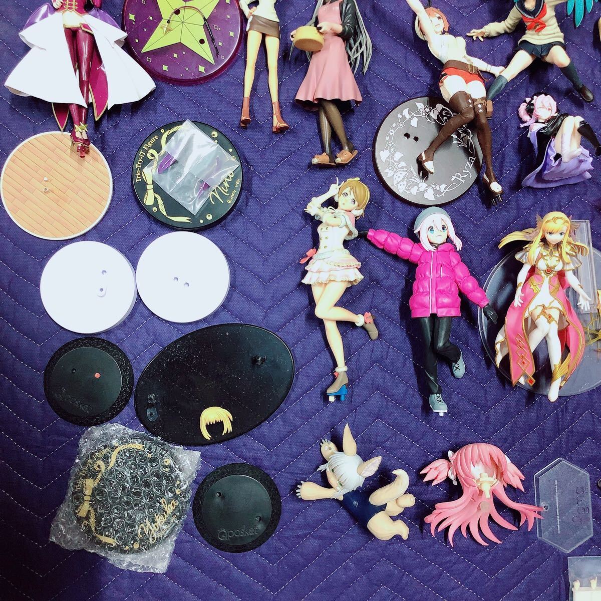 大量 まとめ売り 美少女フィギュア アスカ リゼロ SAO まどマギ ワンピース アルベド 五等分 初音ミク 金色の闇 マブラヴ イチカ ランカ_画像6