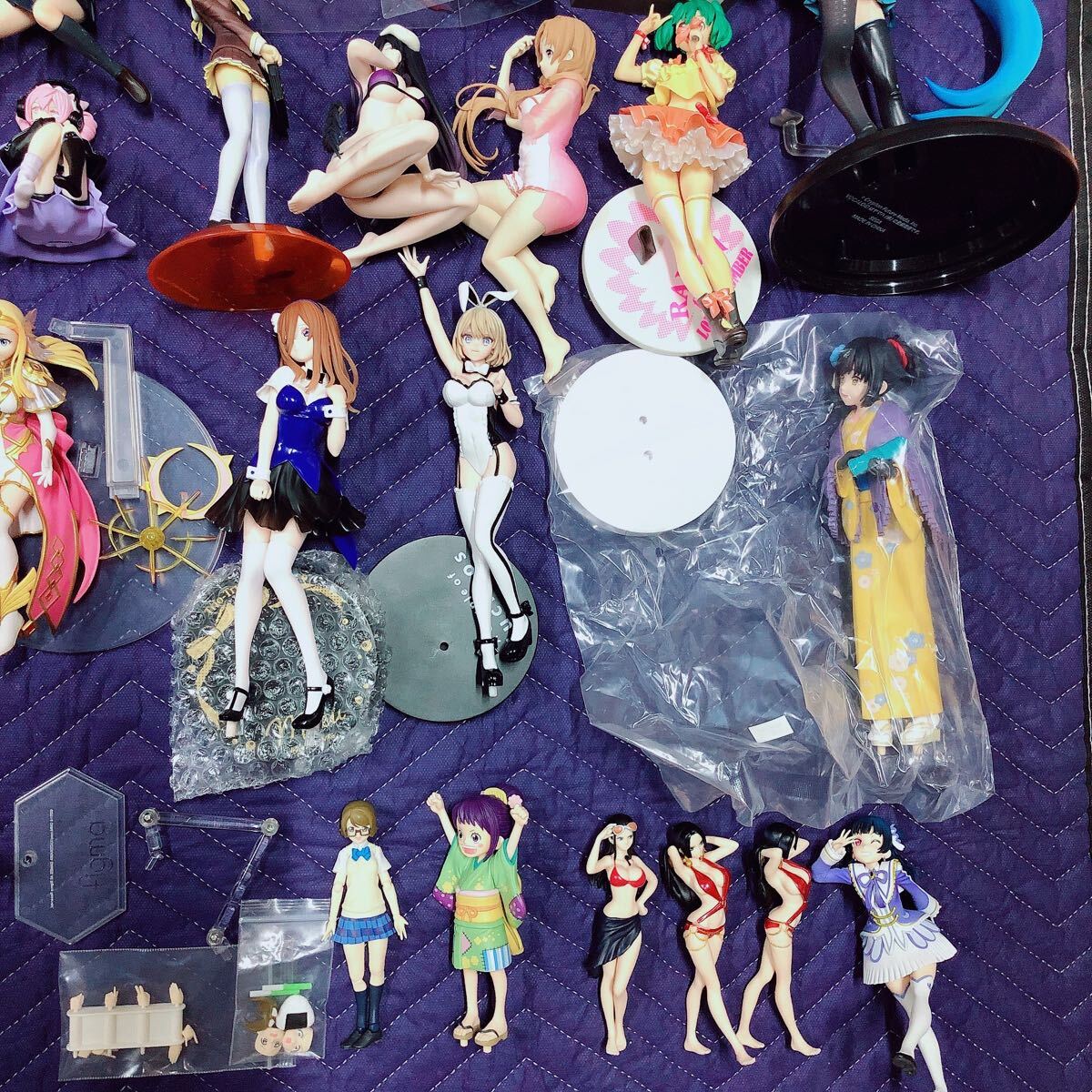 大量 まとめ売り 美少女フィギュア アスカ リゼロ SAO まどマギ ワンピース アルベド 五等分 初音ミク 金色の闇 マブラヴ イチカ ランカ_画像7