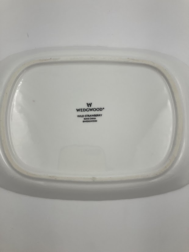 【ウェッジウッド WEDGWOOD WILD STRAWBERRY ワイルドストロベリー スクエアプレート Bone China MADE IN ENGLAND 中古 角皿】_画像7