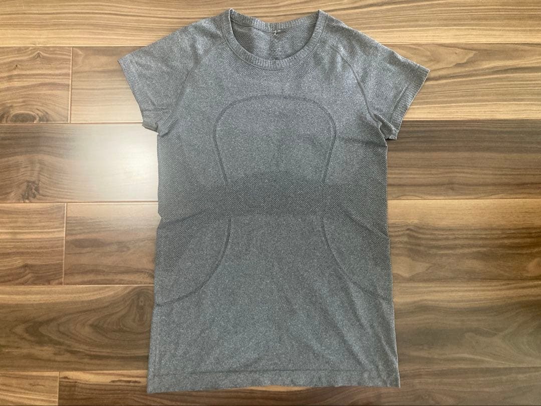ルルレモン lululemon Run:Swiftly Tech Short Sleeve サイズ8 ショートスリーブ 半袖Tシャツ_画像1