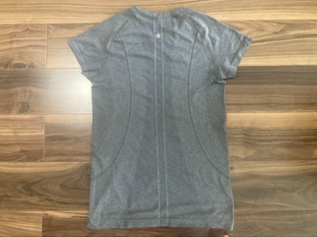ルルレモン lululemon Run:Swiftly Tech Short Sleeve サイズ8 ショートスリーブ 半袖Tシャツ_画像2