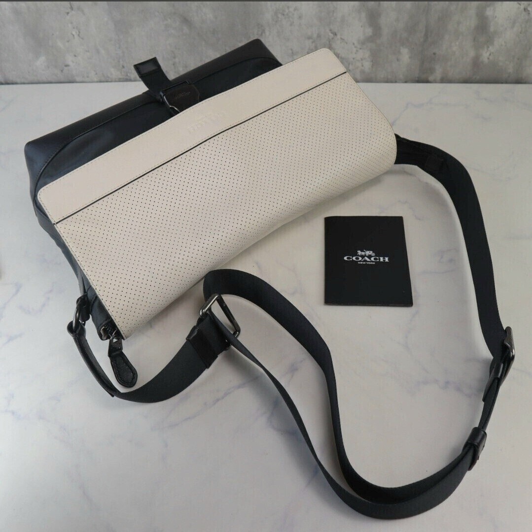 近年モデル 極美品 コーチ COACH メンズ バイクバッグ テレインメッセンジャーバッグ ショルダー 斜め掛け レザー 生成り 黒 ビジネス_画像4