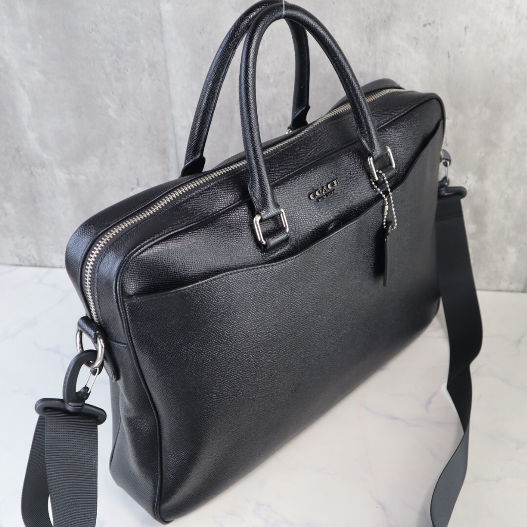 美品 A4 PC コーチ COACH 2way メンズ ブリーフケース ビジネスバッグ サフィアーノレザー 黒 ビジネス 書類 斜め掛け クロスボディ_画像2