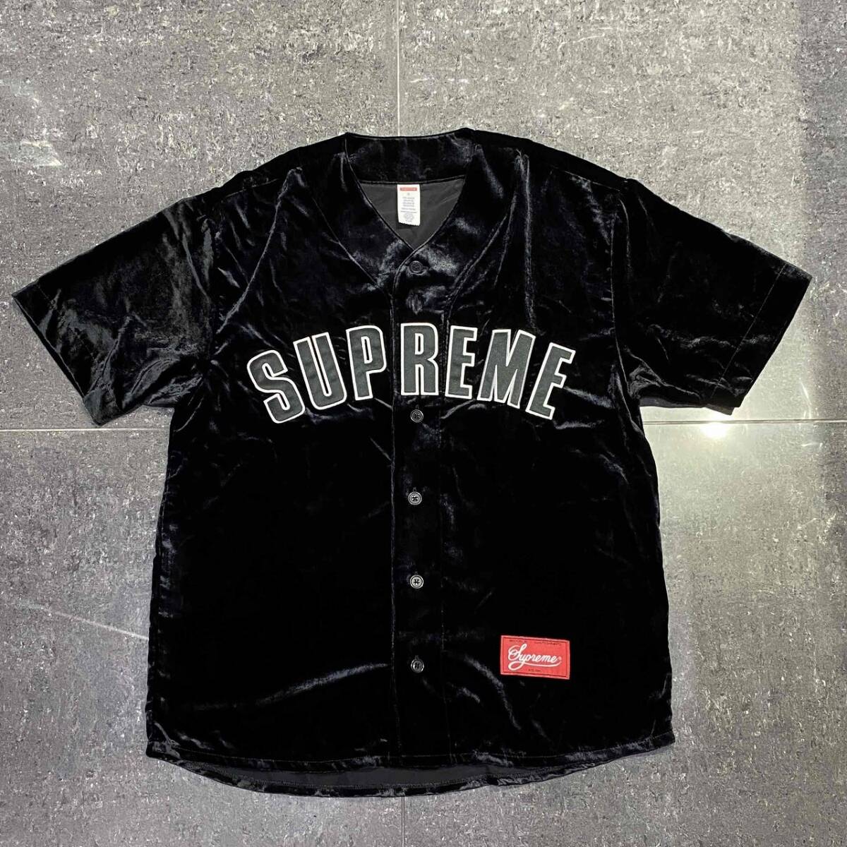 SUPREME ブラック ベースボールジャージ Supreme 'Baseball Jersey'ベースボールジャージ Pinstripe