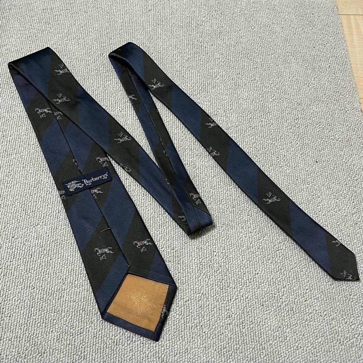 送料無料 バーバリー ネクタイ ネイビー グリーン シルク100% BURBERRY ホースロゴ 高級 正規品 スーツ フォーマル_画像5