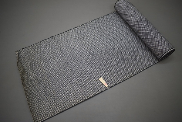 A18-21【凛々】即決 新古品 ゆかた反物 グレー 斜め格子 未仕立て品_画像1