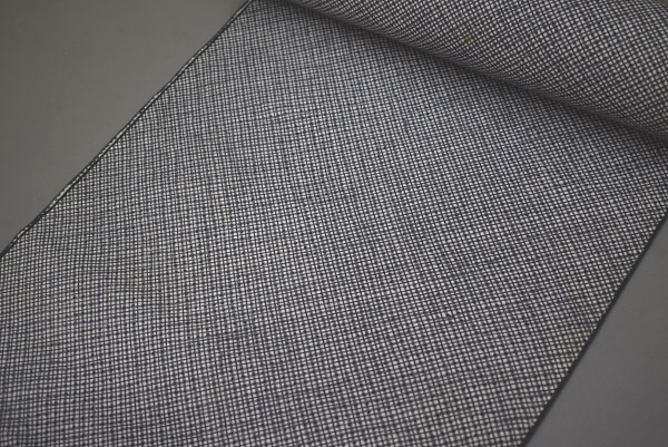 A18-21【凛々】即決 新古品 ゆかた反物 グレー 斜め格子 未仕立て品_画像2