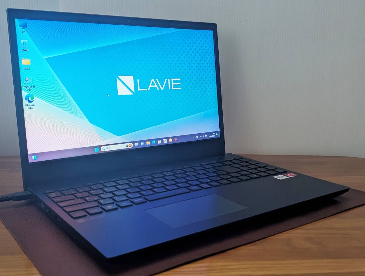 ★☆Win11 LAVIE N15/AMD/8G/M.2 256G/DVD/WLAN/カメラ☆_画像3