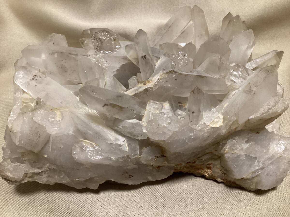 ★古い水晶② 戦前　山梨産　天然水晶　大柱　原石　約2、5kg★_画像3