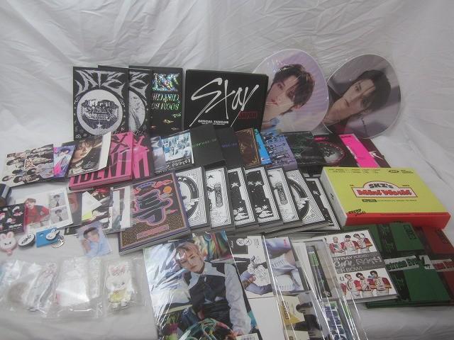 【まとめ売り 中古品】 韓流 Stray Kids スキズ リノ 他 Blu-ray WORLD TOUR MANIAC CD アクリルスタンド 等 グッズの画像1
