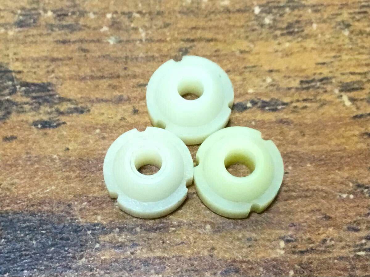 純正品/ABU/Ambassadeur/#13462/1500C・2500C・3500C/ピニオンブッシング/白/3点セット/アブ/アンバサダー/リール・予備パーツ/互換性_画像1